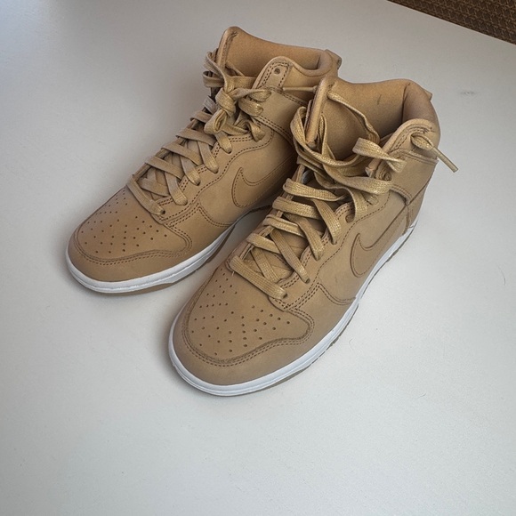 Women's Nike Dunk High Premium MF Vachetta Tan/Vachetta Tan (DX2044 201) - Picture 3 of 5